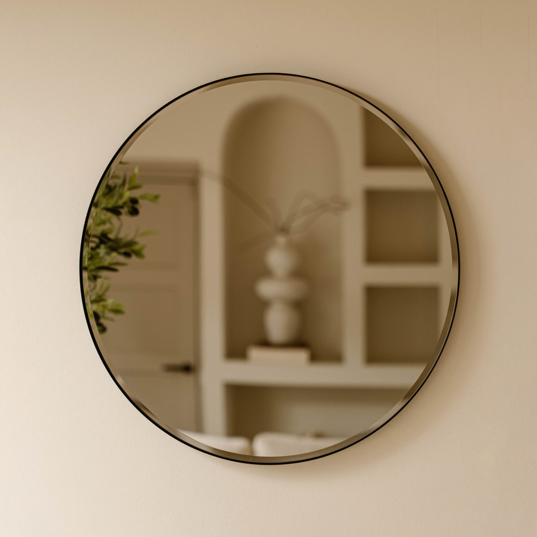 Indore Home - Round Wall Mirror Black – Mirror with Faceted Edge – 60 cm