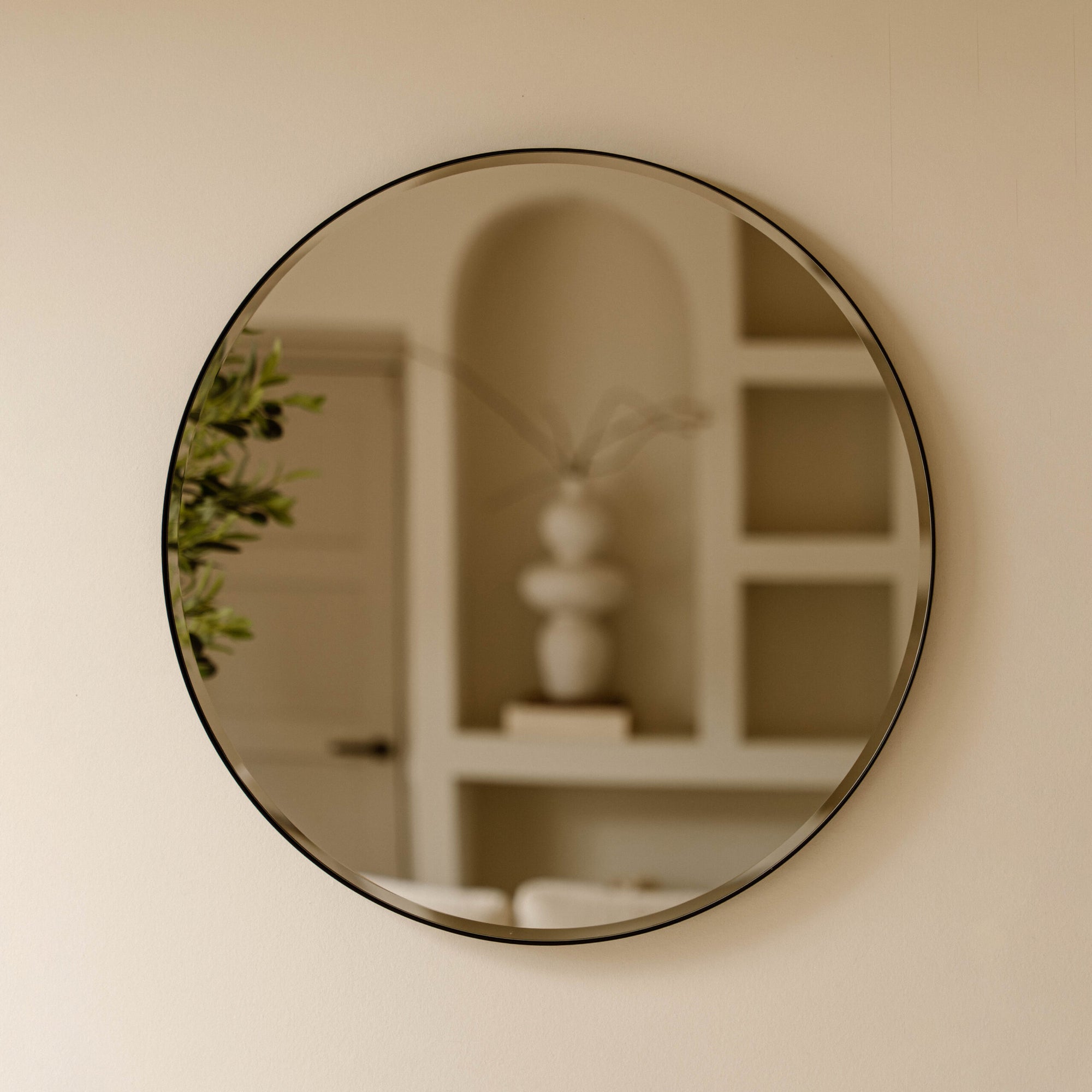 Indore Home - Round Wall Mirror Black – Mirror with Faceted Edge – 60 cm