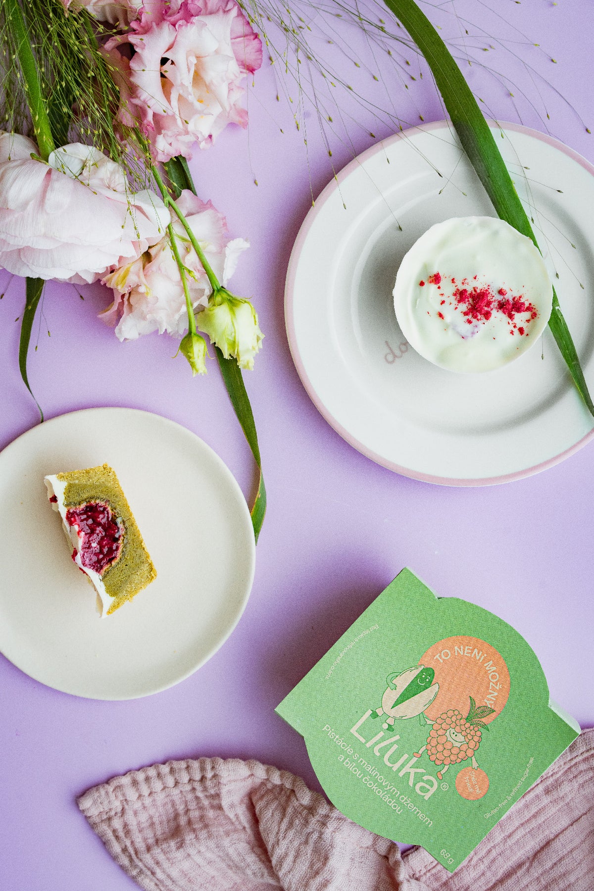 Liluka pistachio with raspberry jam and white chocolate / EAT ME NOW!