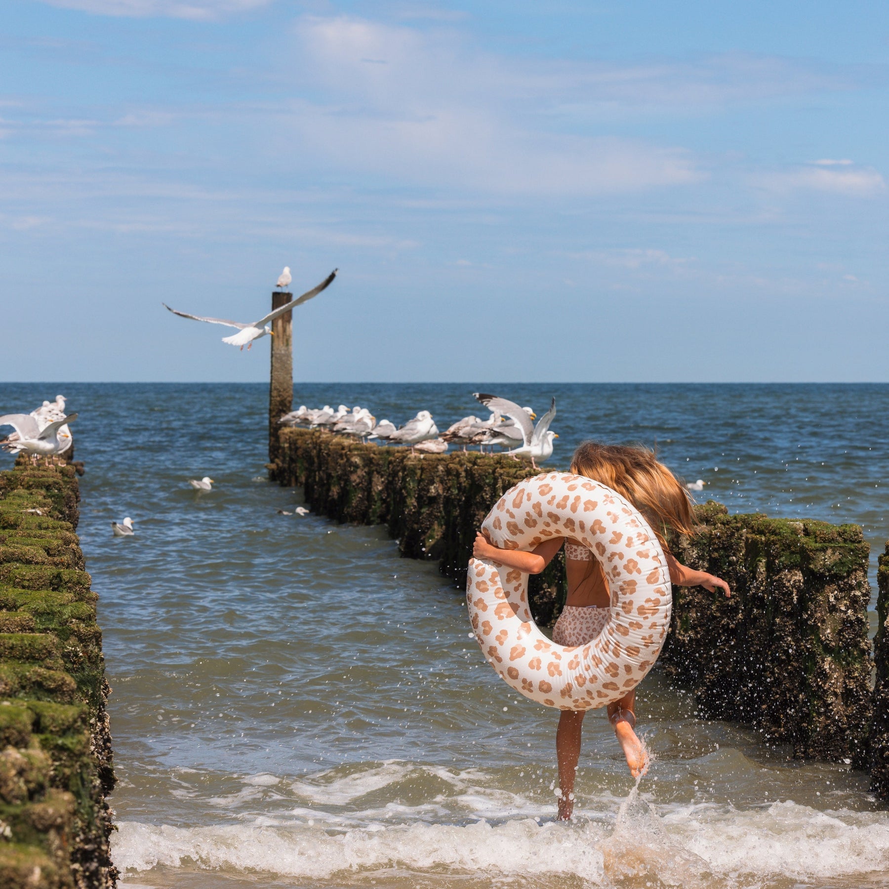 Swim-Essentials-leopard-zwemband-90-cm-2