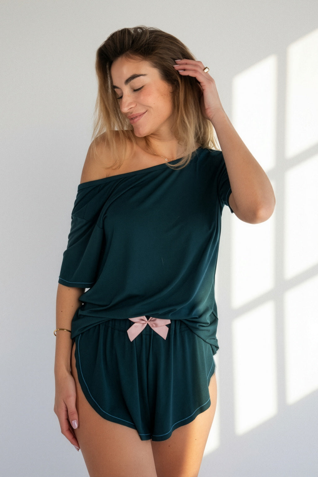 Bamboo Loose T-shirt | Loreen Label Size: UNI / XS - L, Colour: Emerald Green