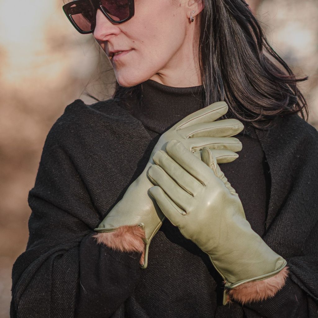 Women's Warm Gloves with Rabbit Lining
