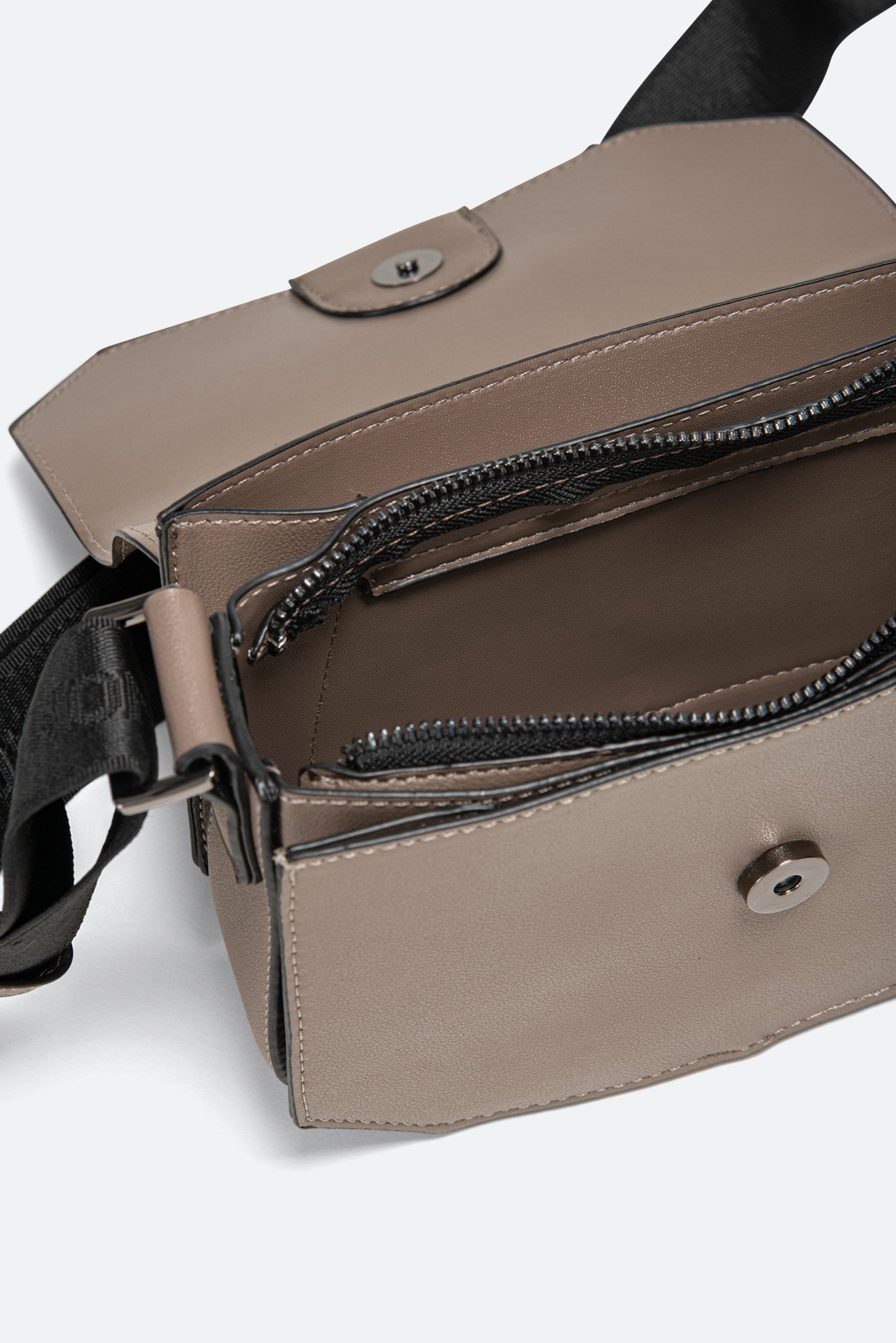 Darsy Crossbody