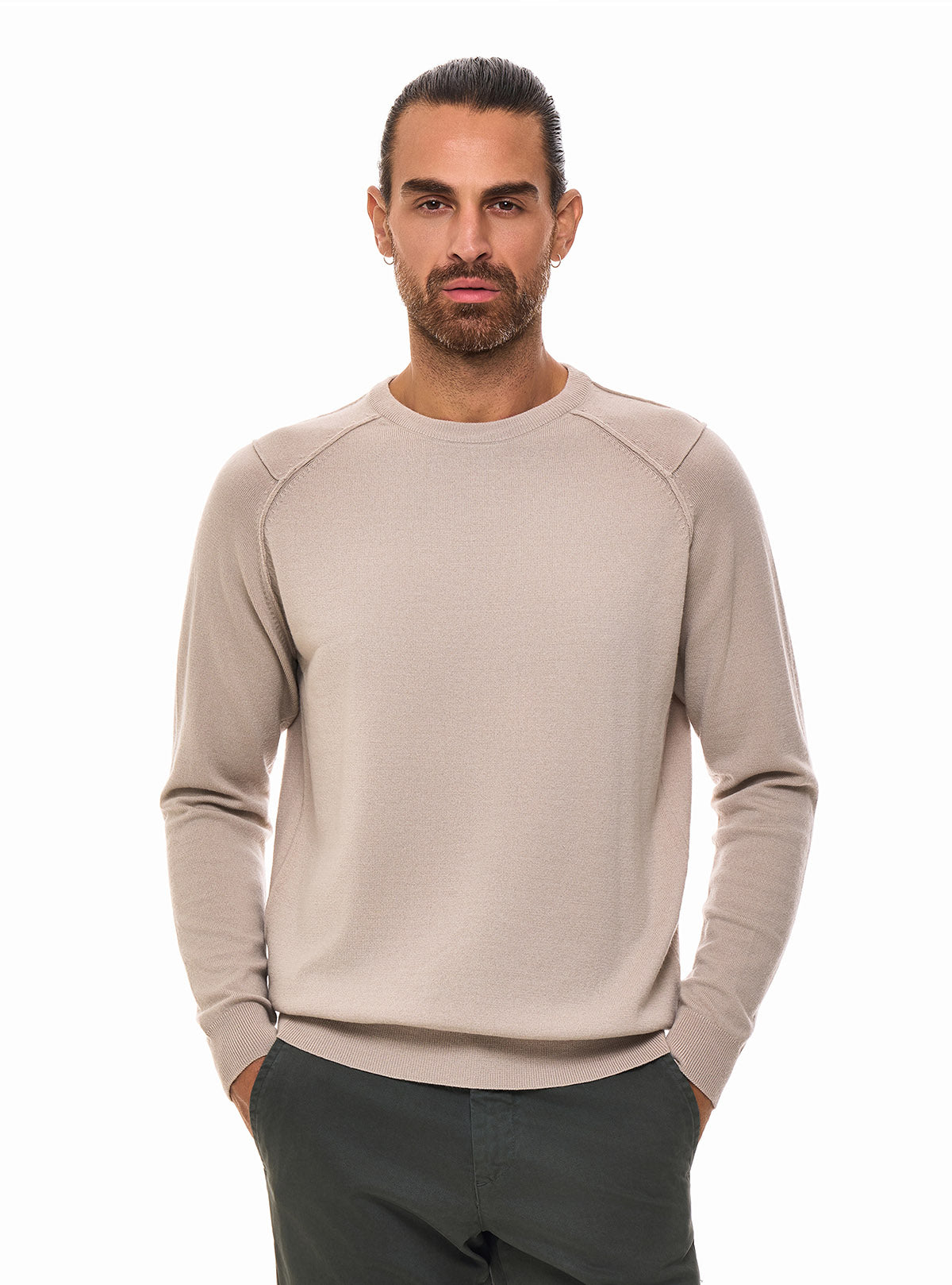 CREW NECK WITH STITCHING ON SHOULDERS