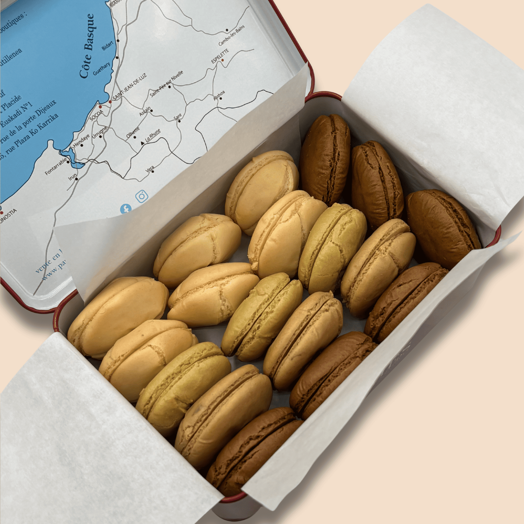 Metal box of 18 assorted Mouchou® (Valentine's Day)