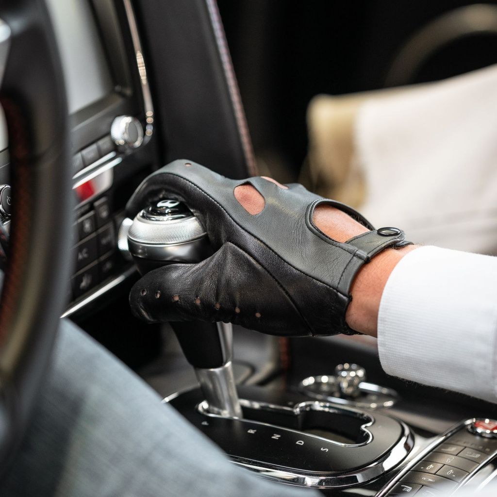 Modern Men's Leather Driving Gloves with Wrist Elastic