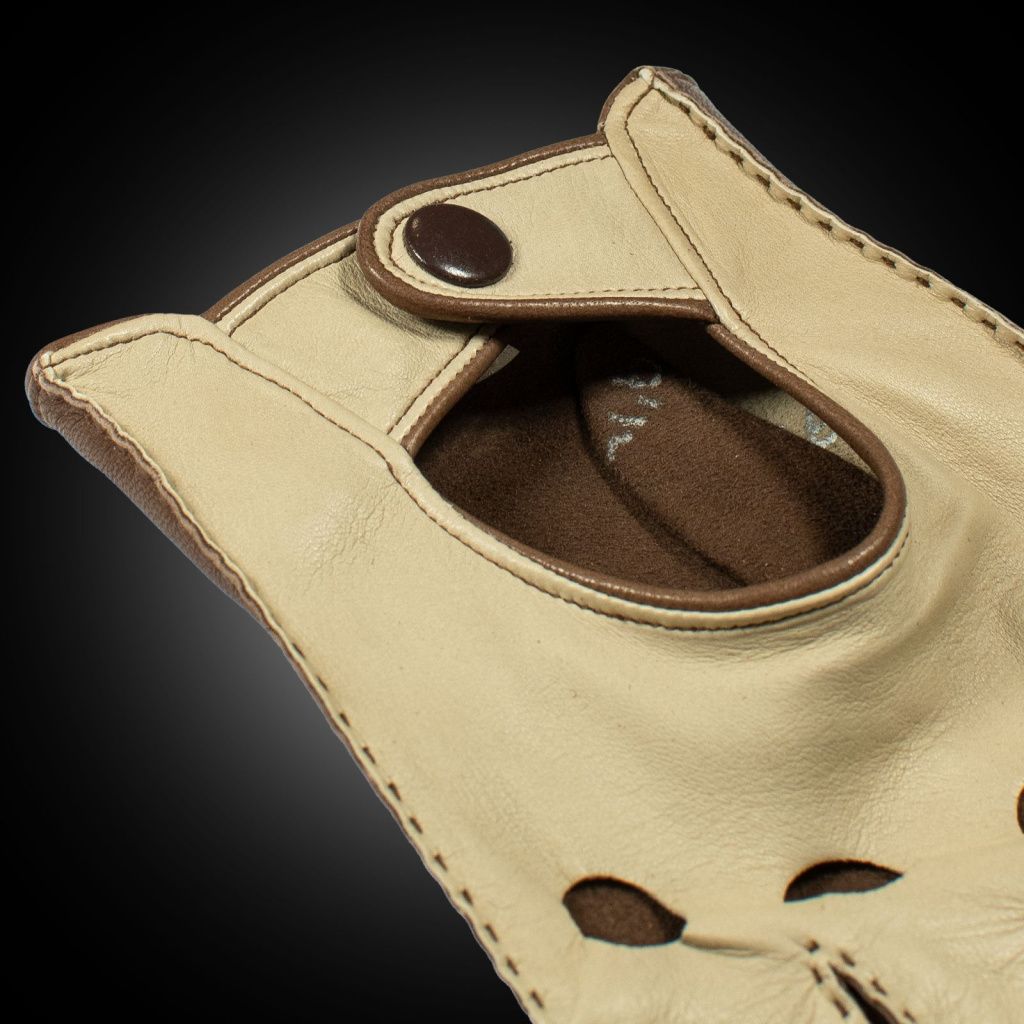 Premium Hand-Stitched Gloves Made from Italian Lambskin