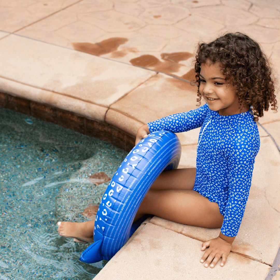 costume intero bambina-con-mani-lunghe-blu-con-stampa-panter-3