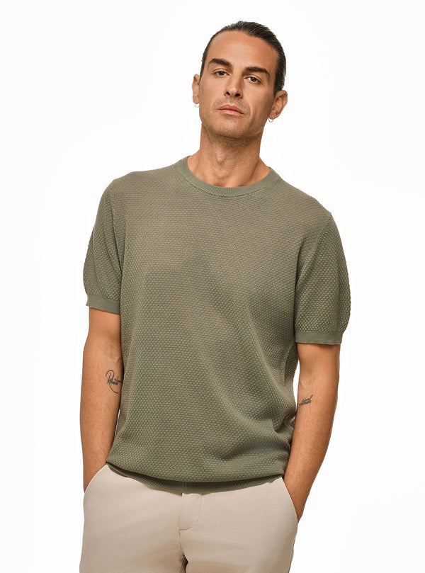 CREW NECK SHORT SLEEVE POPCORN TEXTURE