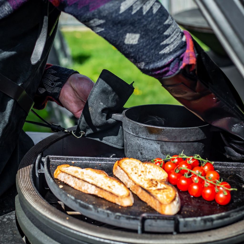 Leather Oven Mitt and Grill Mat 2 in 1