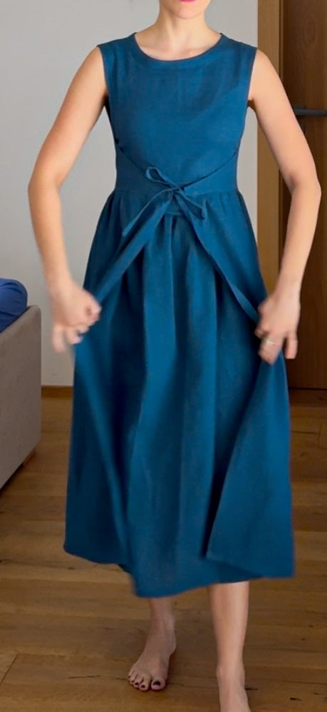 ElkeDotts Linen Dress - Drop Size: S-M