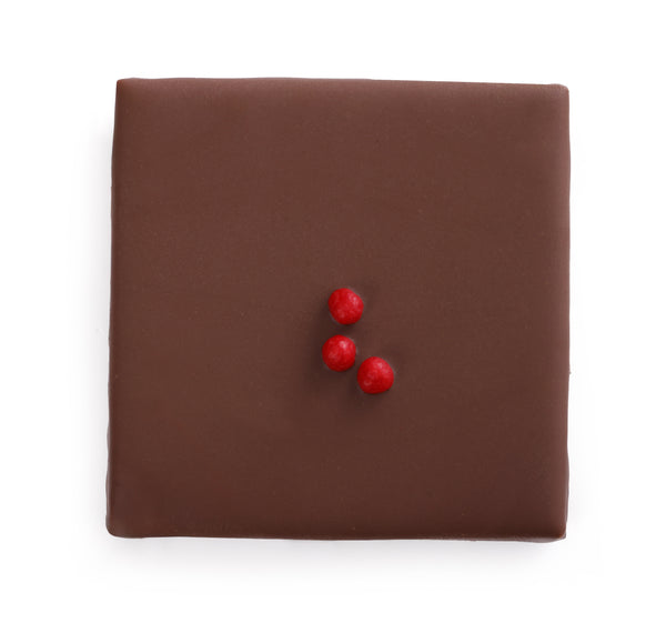TIMUT PEPPER MILK CHOCOLATE GANACHE BITE