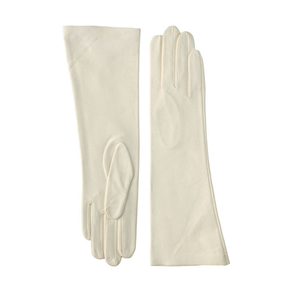 Wedding gloves made of fine white leather