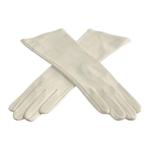 Wedding gloves made of fine white leather