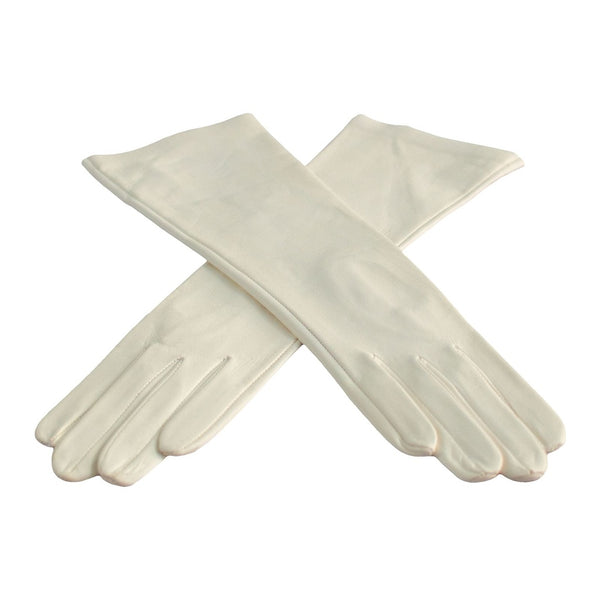 Wedding gloves made of fine white leather