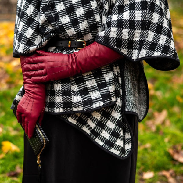 Long Gloves with Delicate Embroidery and Cashmere Lining