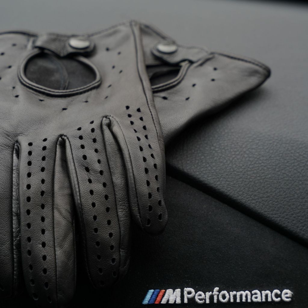 Men's Leather Driving Gloves Without Knuckle Holes Made of Lambskin