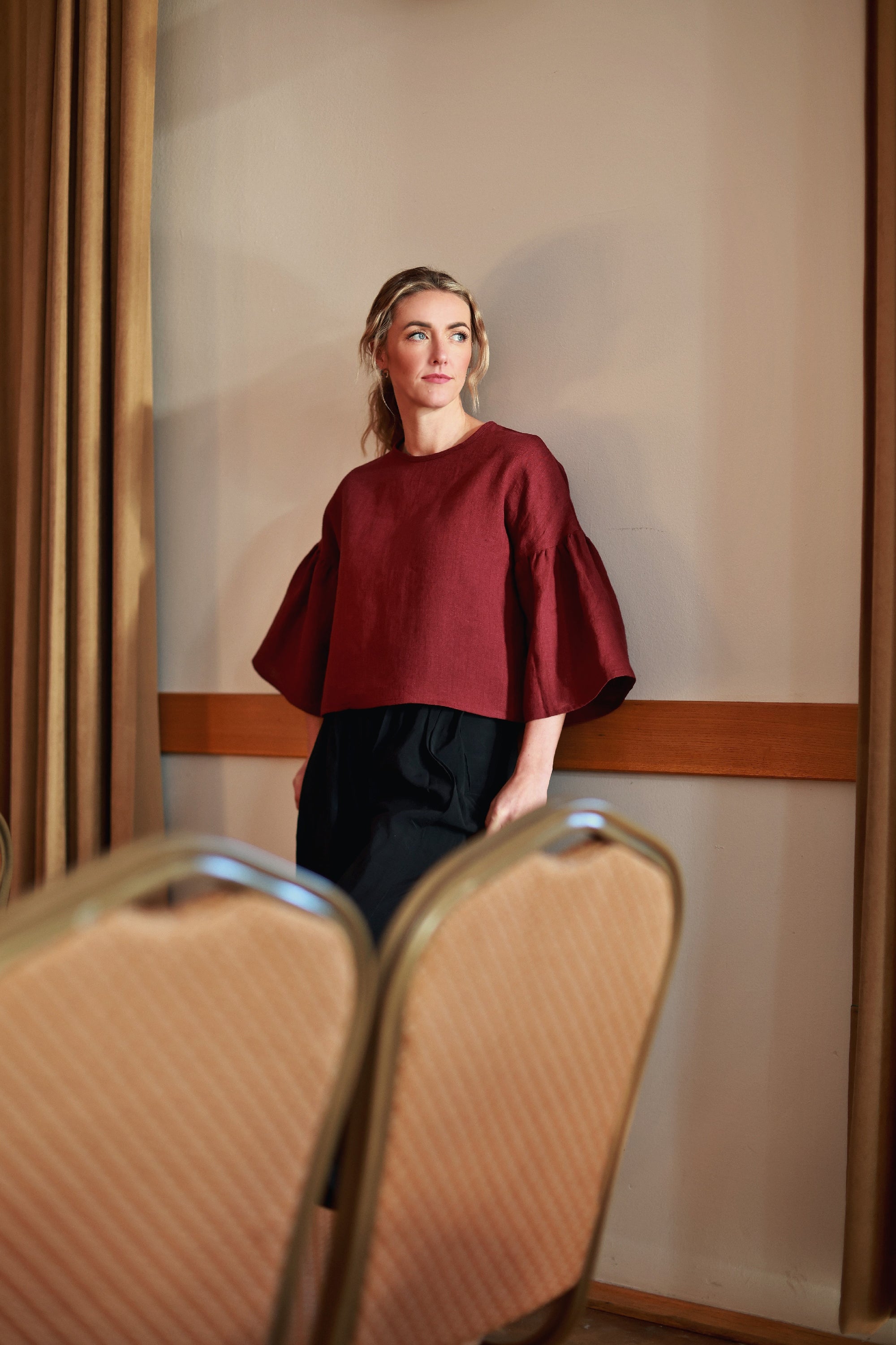 Top Elowen Burgundy Linen Size: L