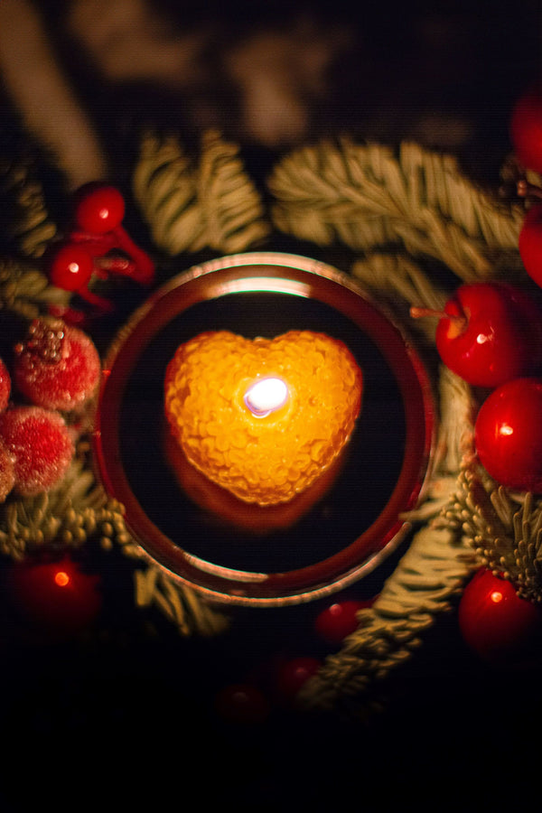 Heart-shaped candle made of organic beeswax - 6pcs
