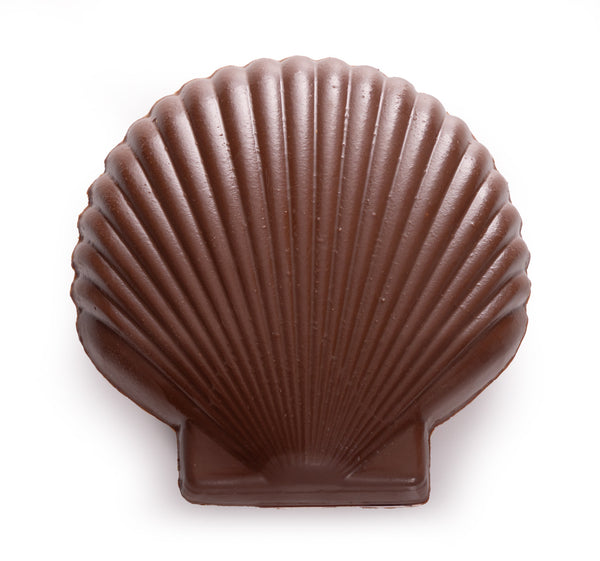 Cappesante di cioccolato con perle di cacao al latte caramellato