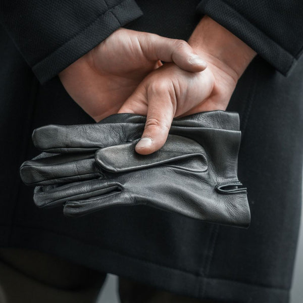 Short Men's Leather Gloves Without Decoration