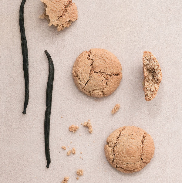 Pack of 6 Vanilla Chocolate Macarons Happy Mother's Day