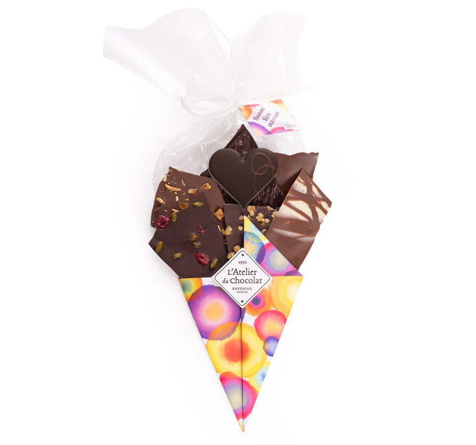 Chocolate Bouquet Happy Mother's Day and its Milk Praline Heart Bite