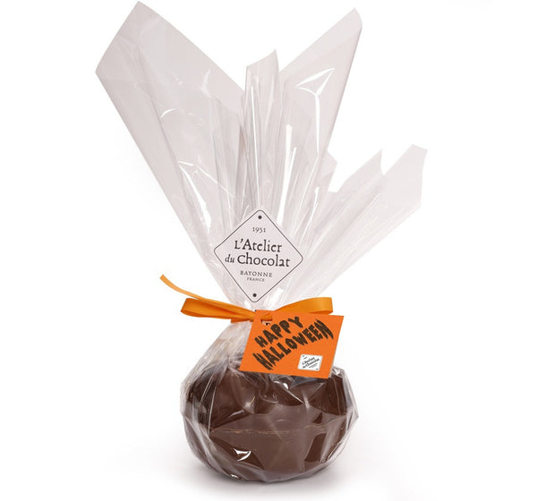 Molde de Calabaza de Chocolate con Leche Relleno de Malvaviscos y Golosinas de Halloween