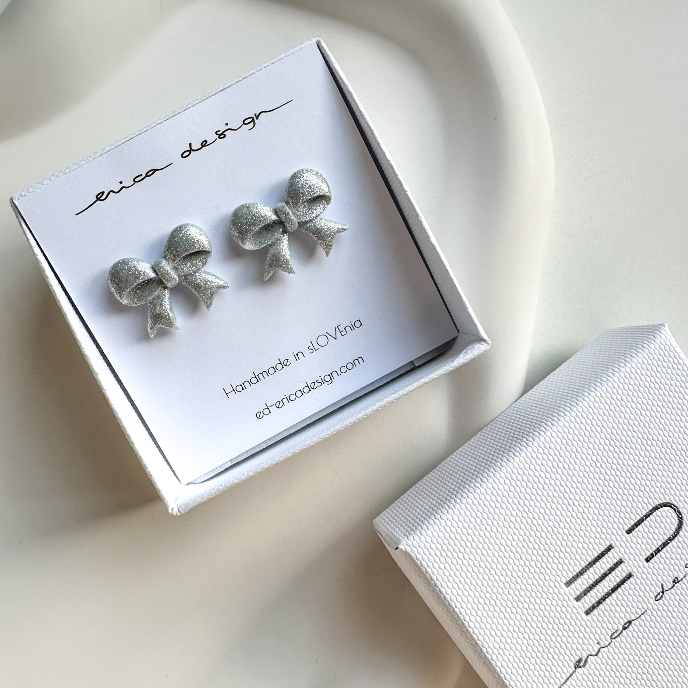 bow | silver