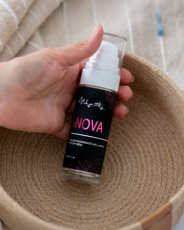 zNova - Luxury Regenerative Well-Aging Cream