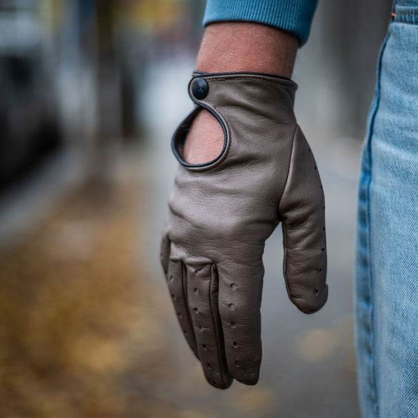 Elegant Men's Leather Driving Gloves
