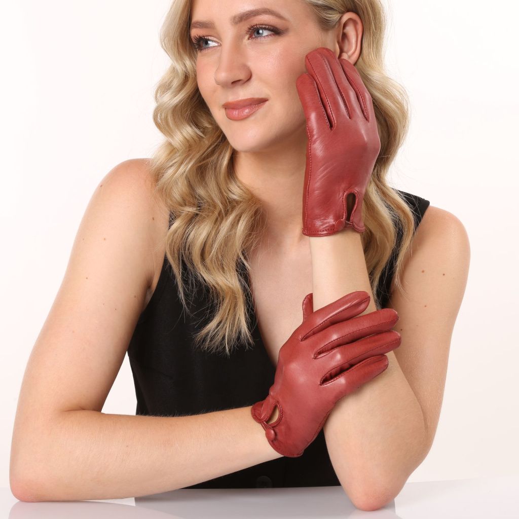 Women's Elegant Gloves with Button