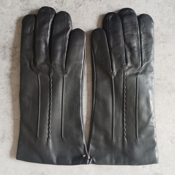 Men's gloves with original embroidery