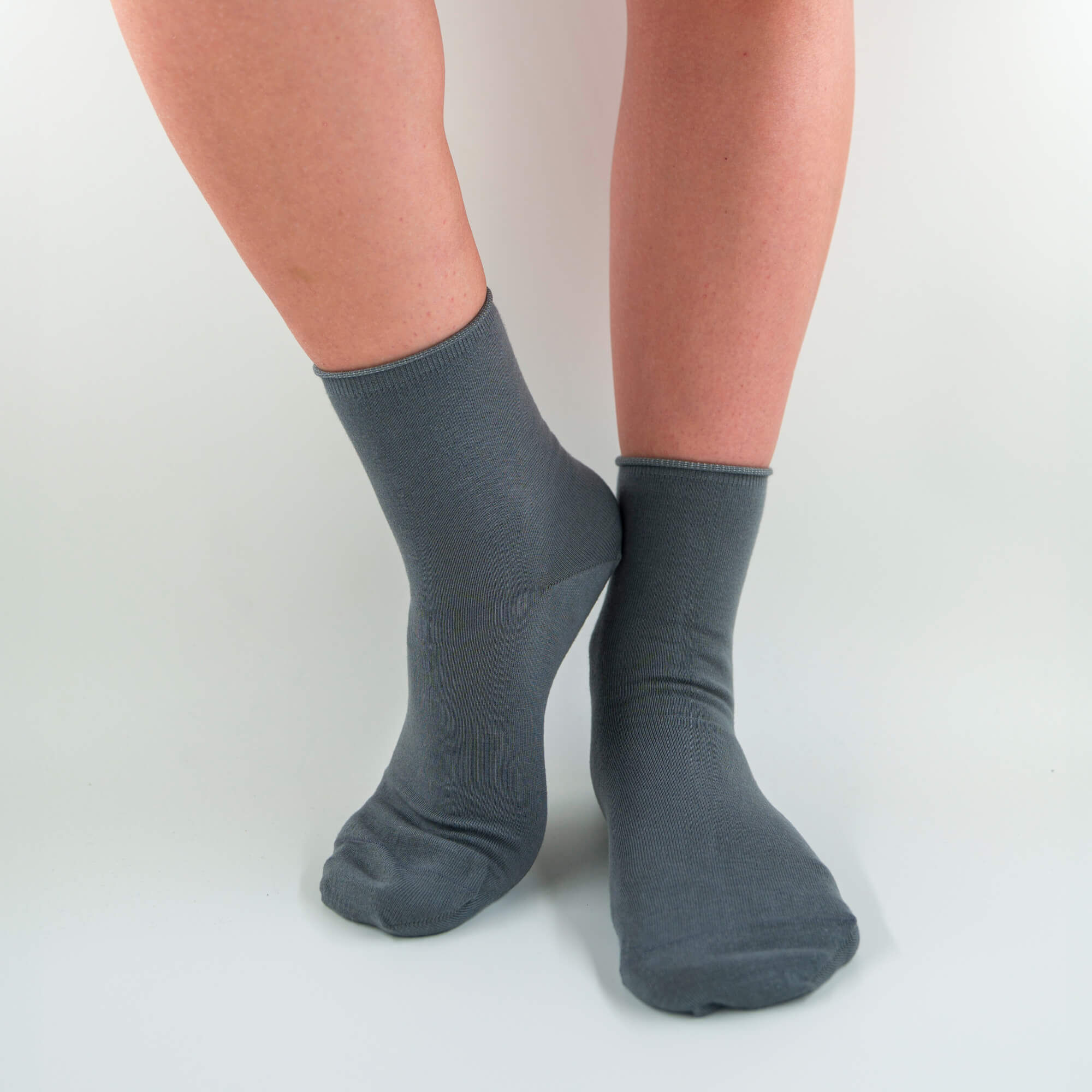 Ariel - No-stress solid color sock
