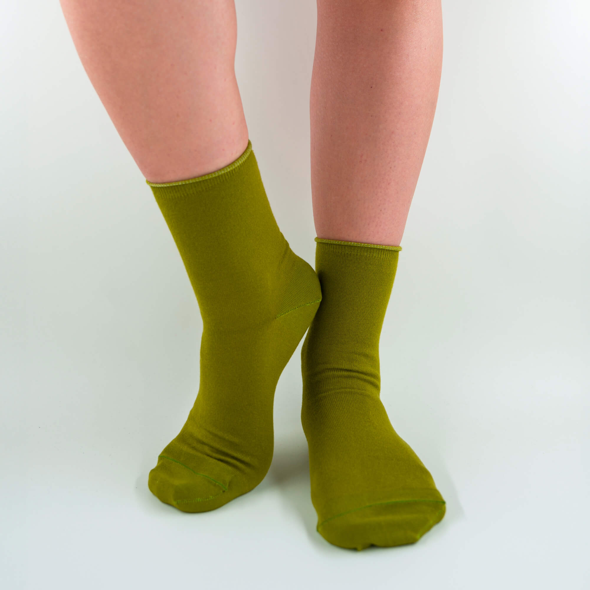 Ariel - No-stress solid color sock