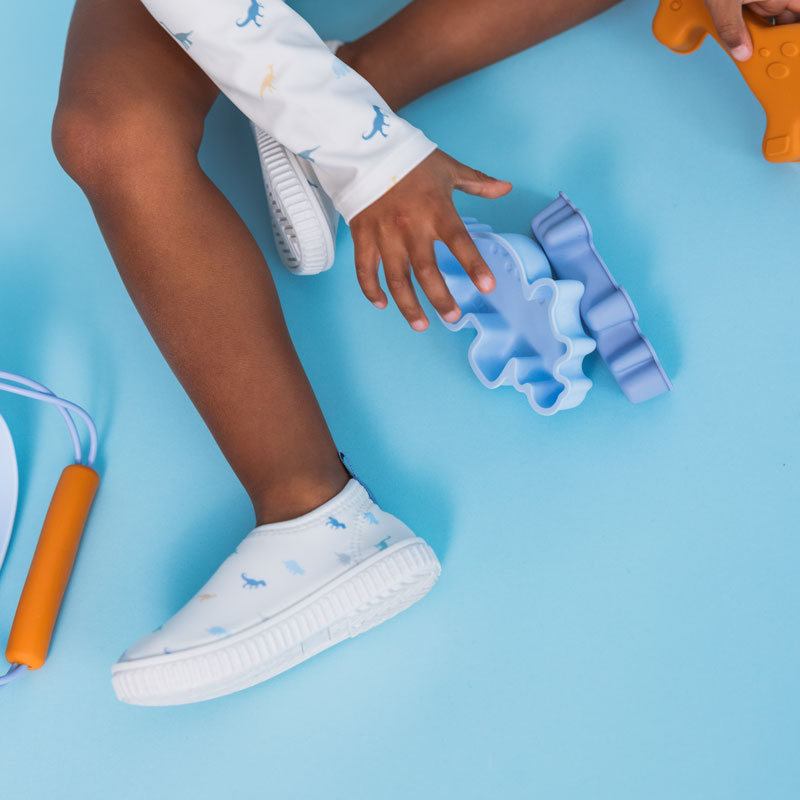 Meerkleurige-waterschoenen-Dino-