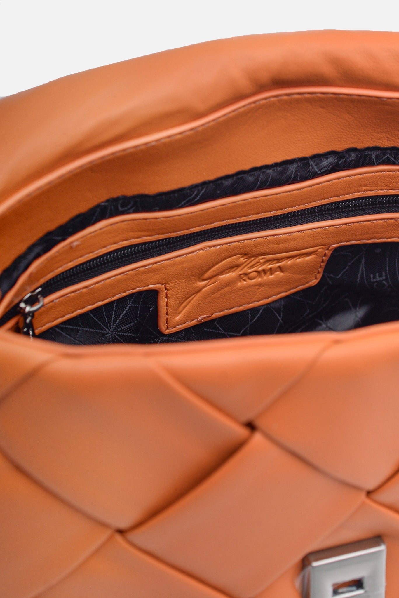 Cruzada de Moda con Solapa Naranja
