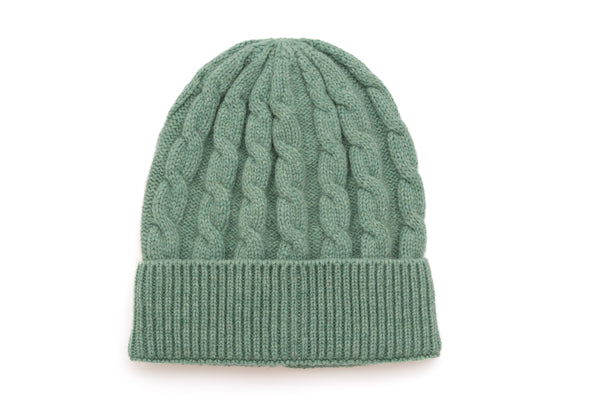 Cappello in cashmere verde salvia intrecciato