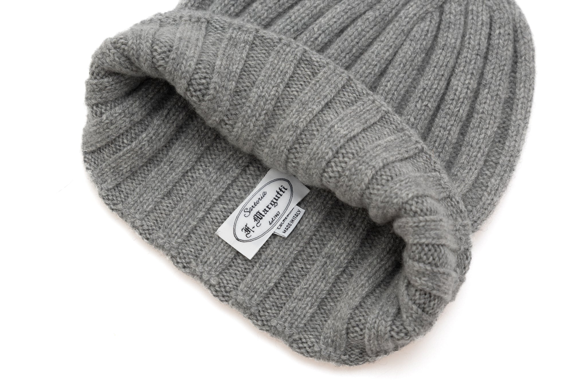 Gray ribbed cashmere beanie