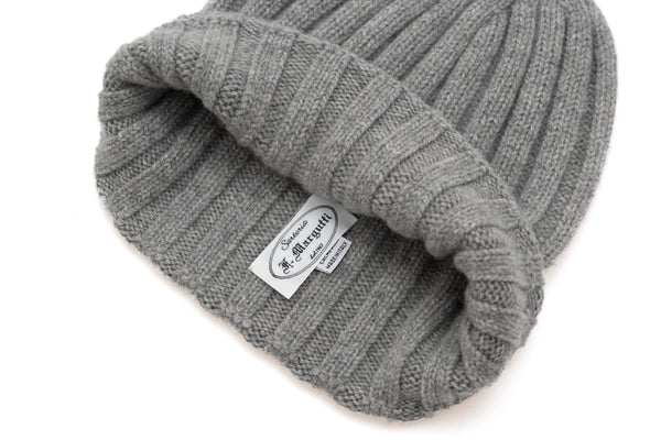 Gray ribbed cashmere beanie