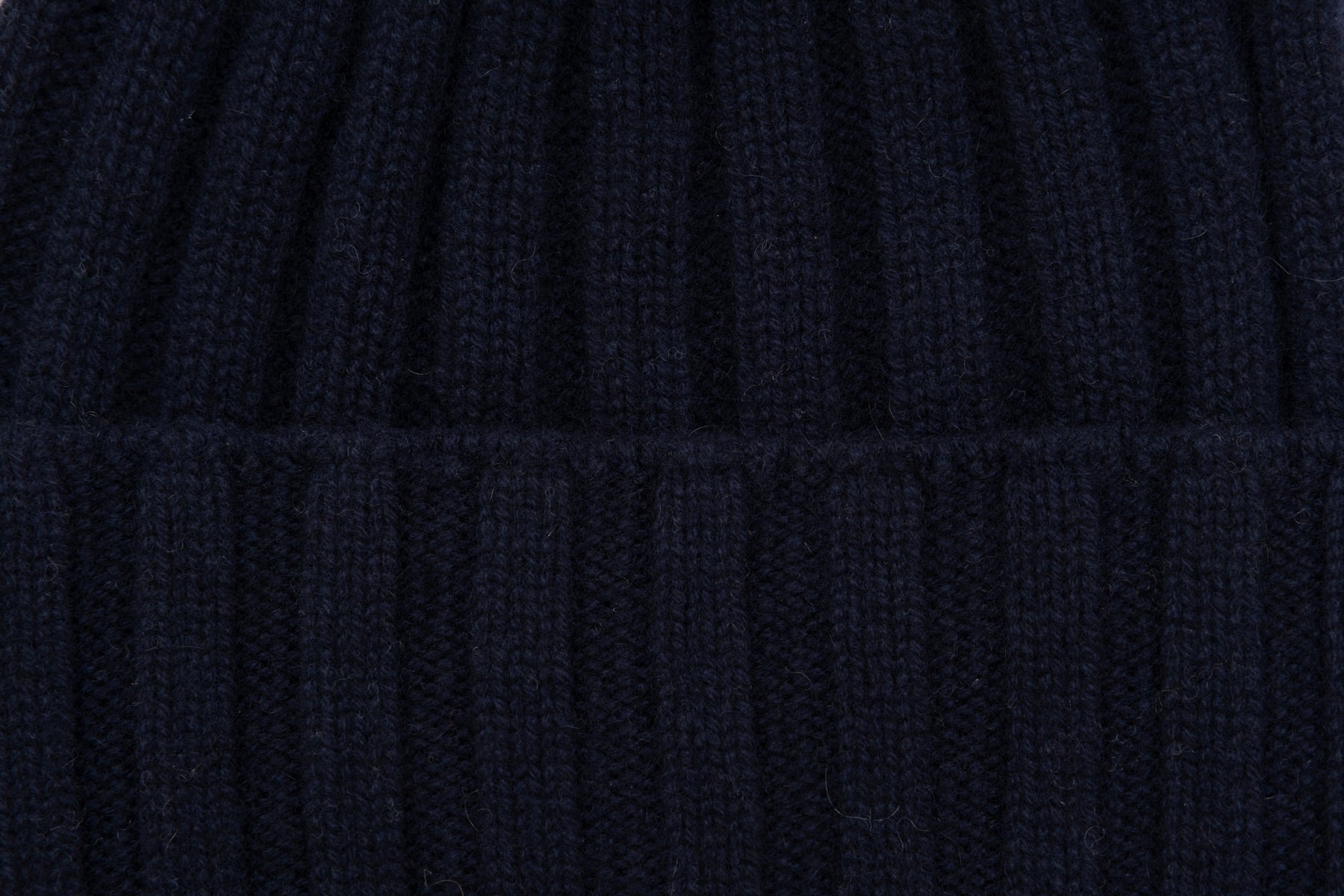 Berretto in cashmere a coste blu navy