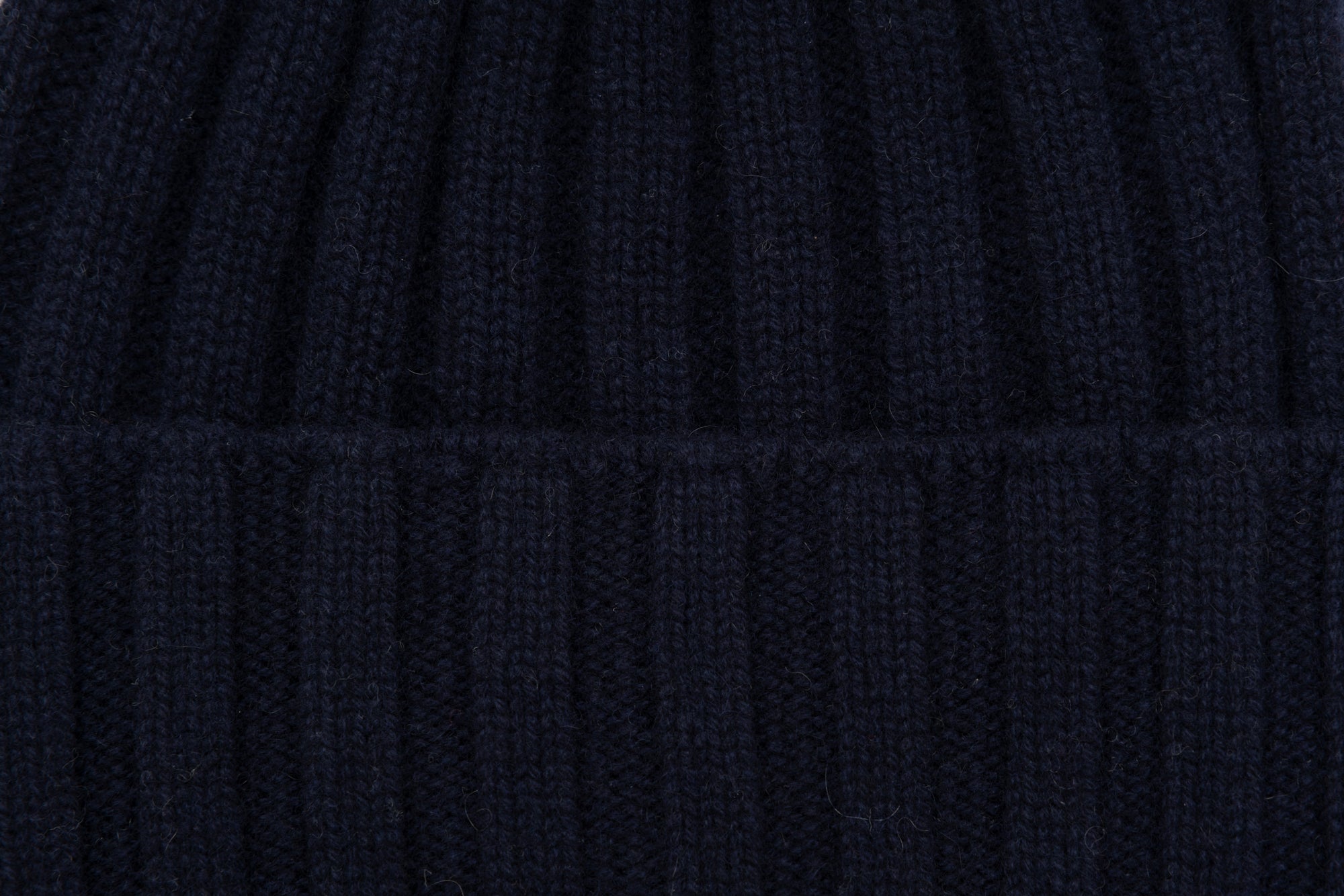 Berretto in cashmere a coste blu navy