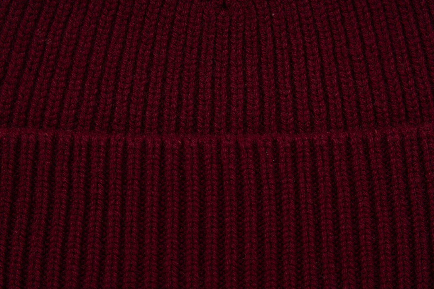 Burgundy ribbed cashmere beanie