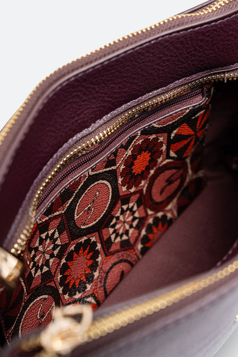 Sac à bandoulière moyen DENISE en cuir synthétique bordeaux