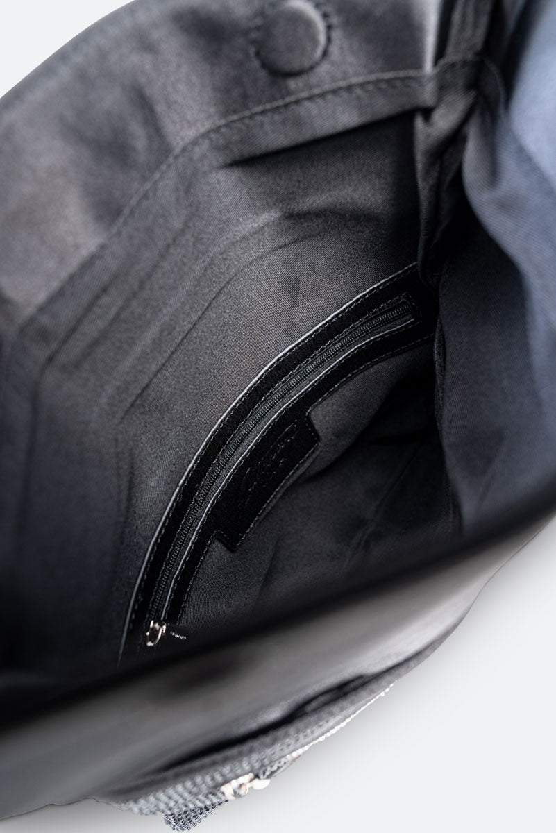 Fluffy clutch in satin and black crystals