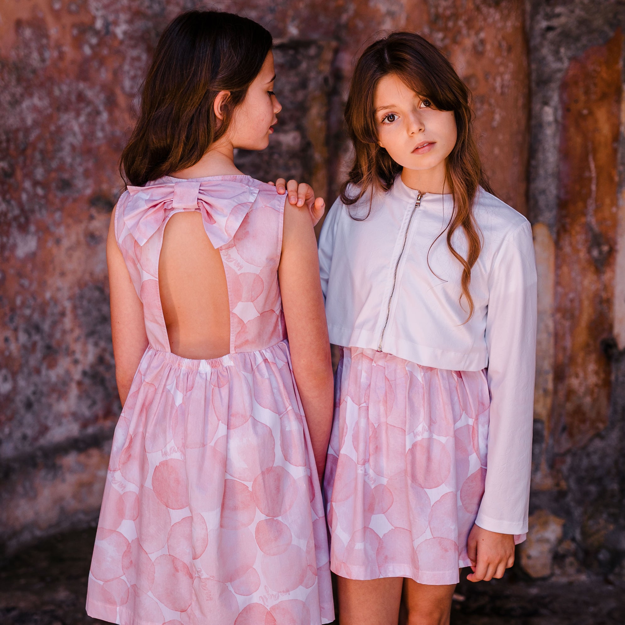 ROBE FANTASY AVEC DÉCOUPE ET NŒUD