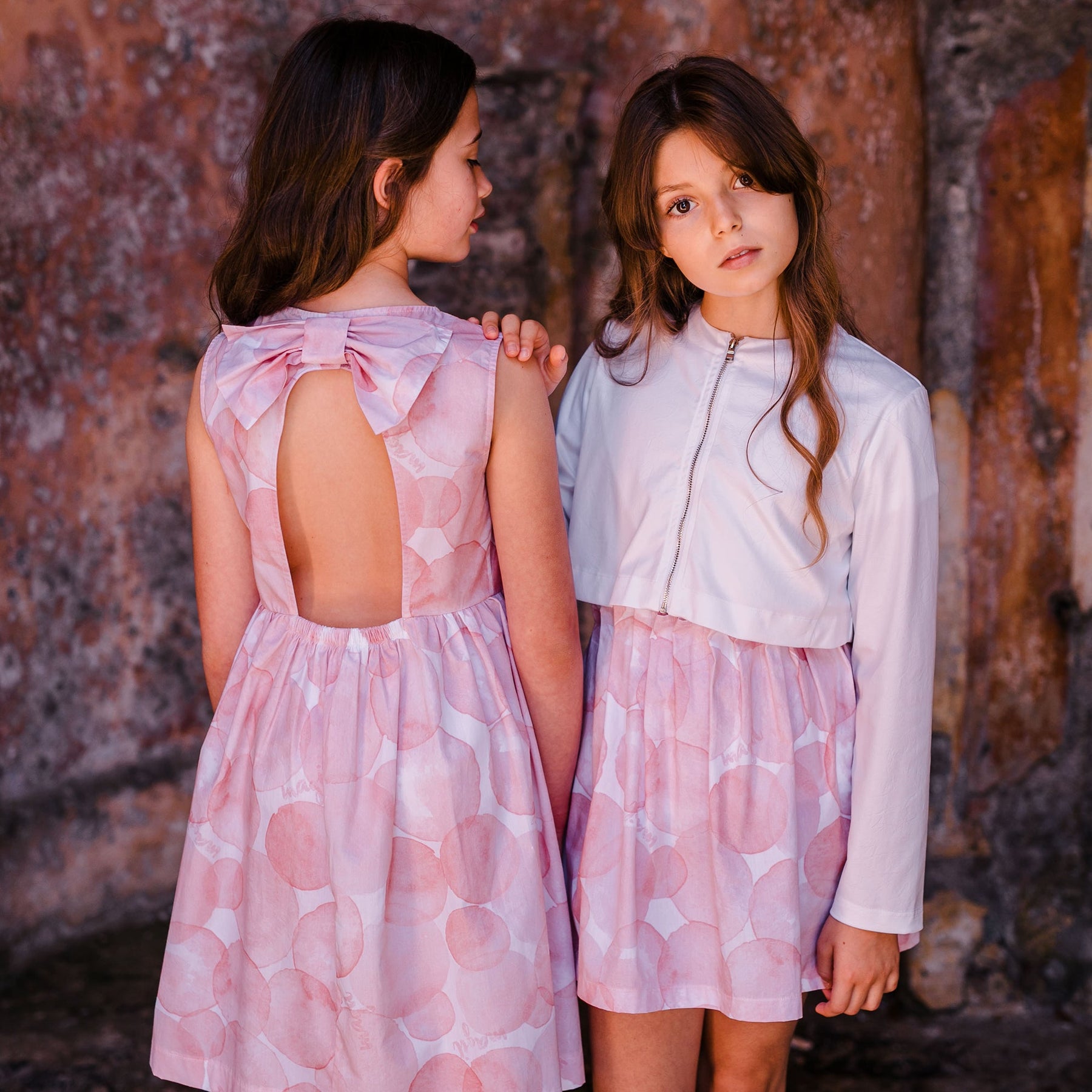 ABITO FANTASIA CON CUT OUT E FIOCCO