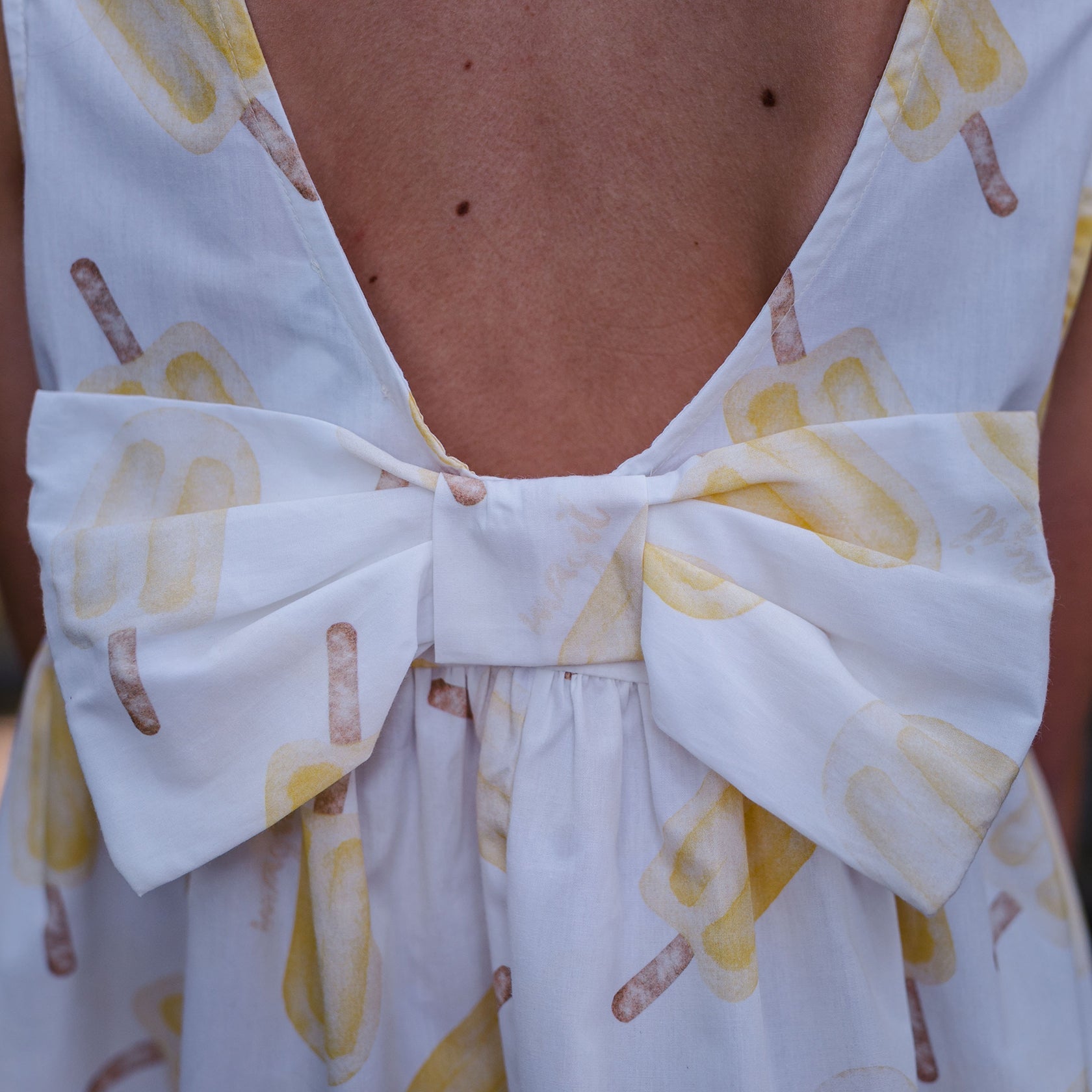 VESTIDO IMPRESIÓN CARÁMBANO AMARILLO