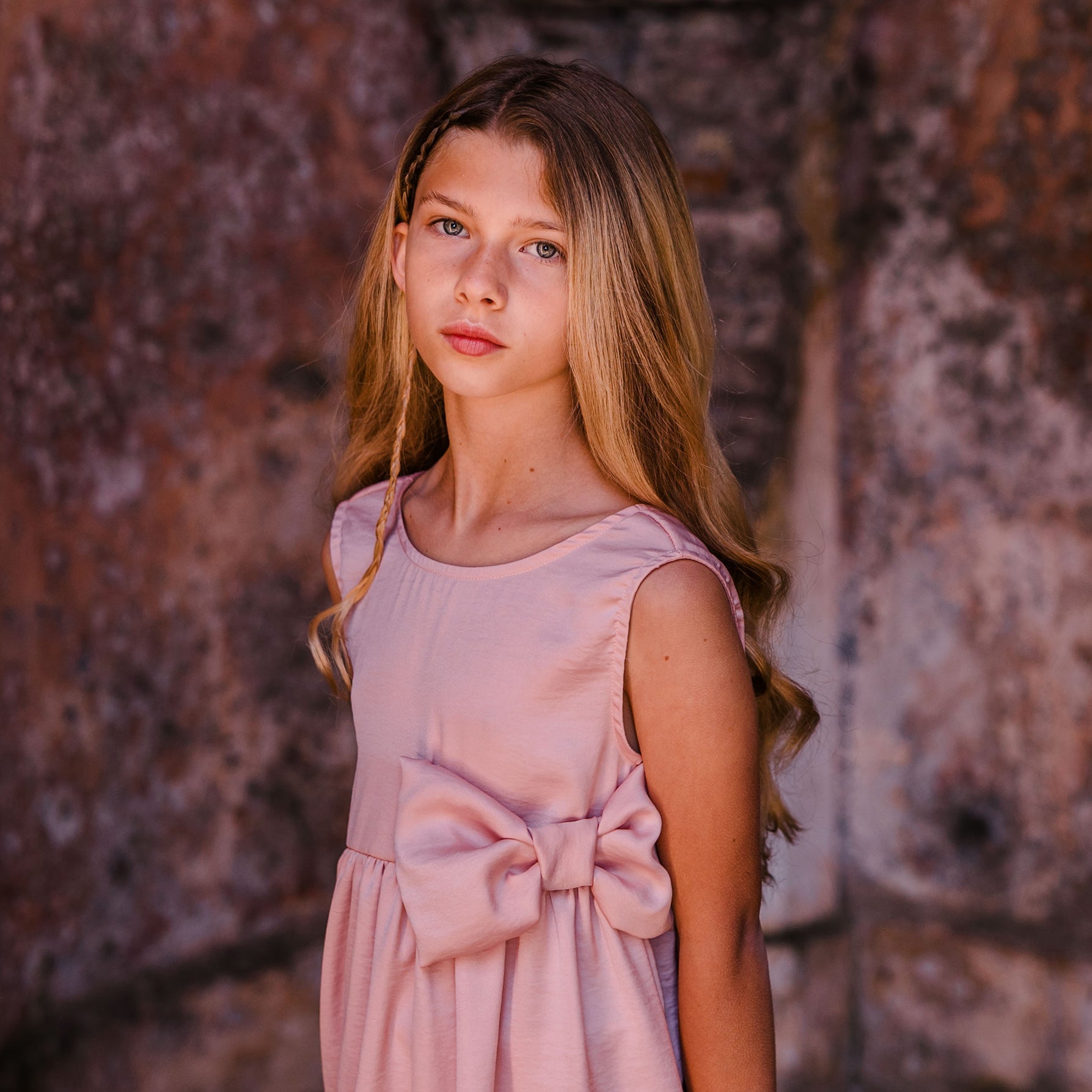 TOP SILK HAND WITH BOW