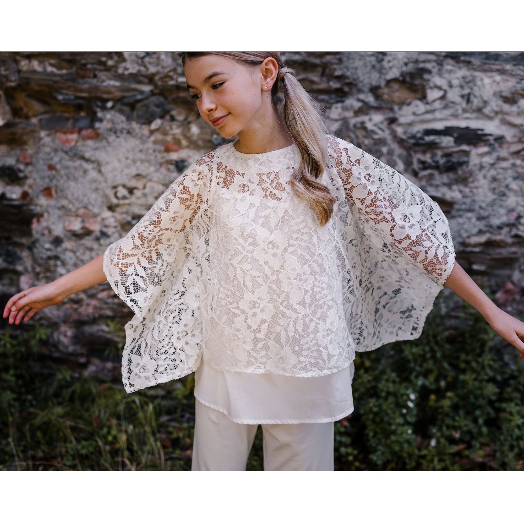 LACE CAPE WITH TANK TOP